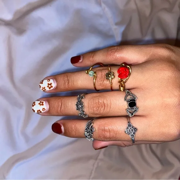 CUTE RINGS - Picture 2 of 2